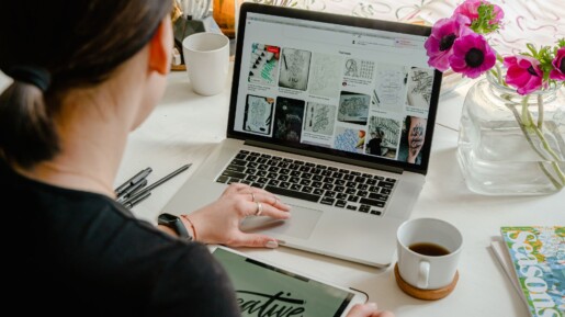 Creación de diseños gráficos y estrategias